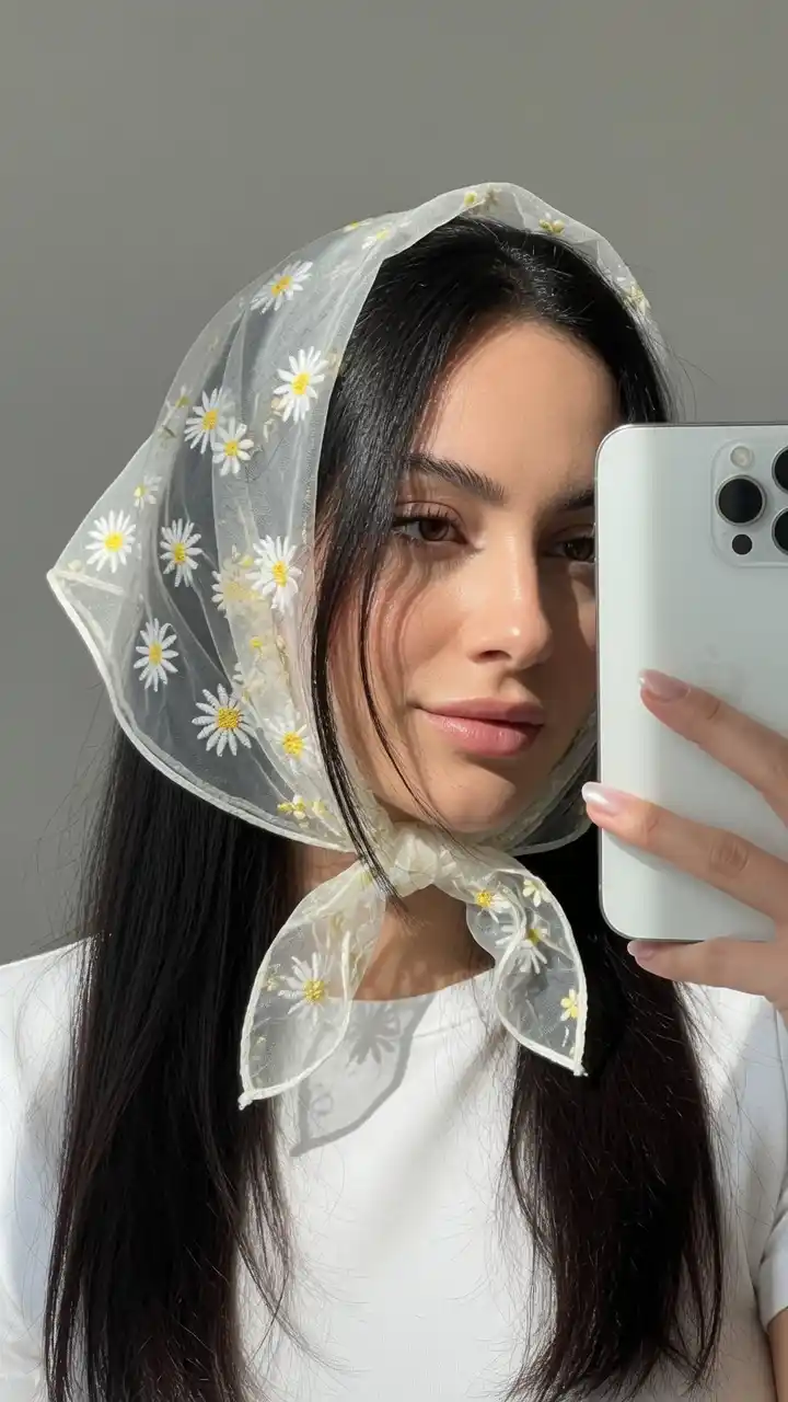 سلفی با روسری گلدار