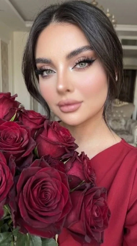 دخترانه با گل